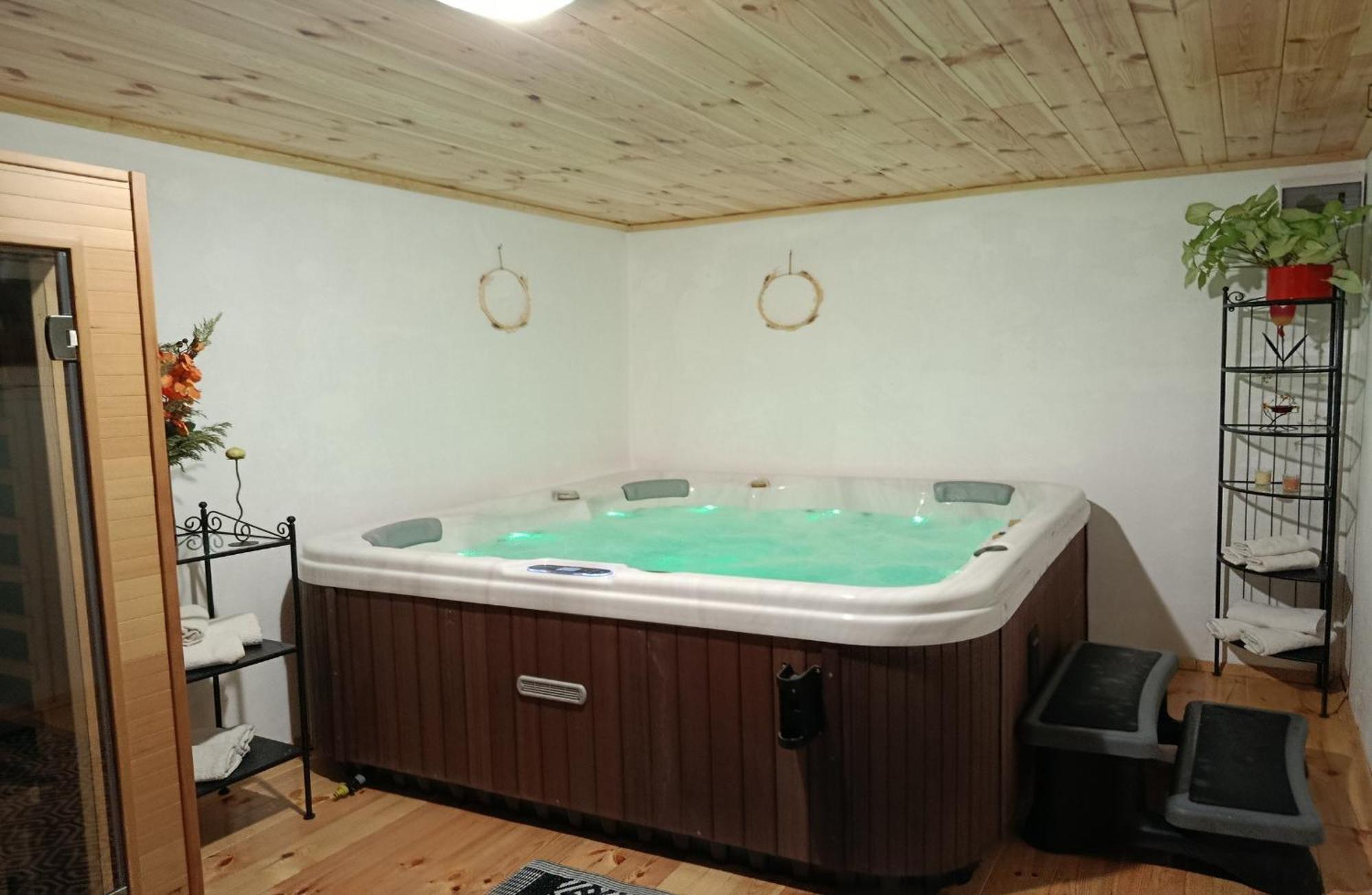 Erzsebet Vendeghaz Es Apartman Hajdúszoboszló Exterior foto