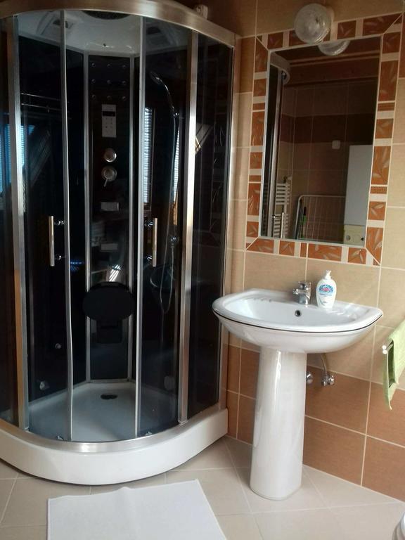 Erzsebet Vendeghaz Es Apartman Hajdúszoboszló Exterior foto
